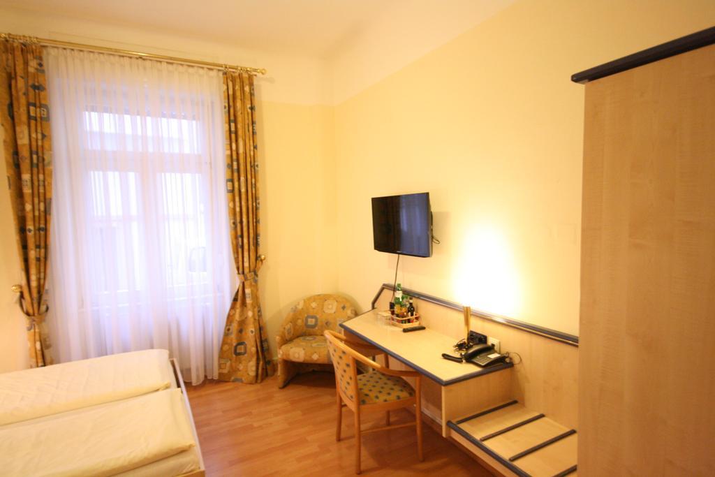 Altstadt Hotel Хайделберг Екстериор снимка