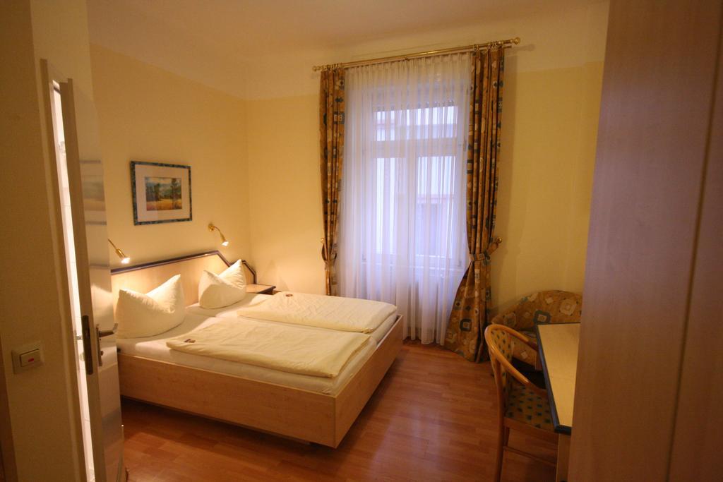 Altstadt Hotel Хайделберг Екстериор снимка