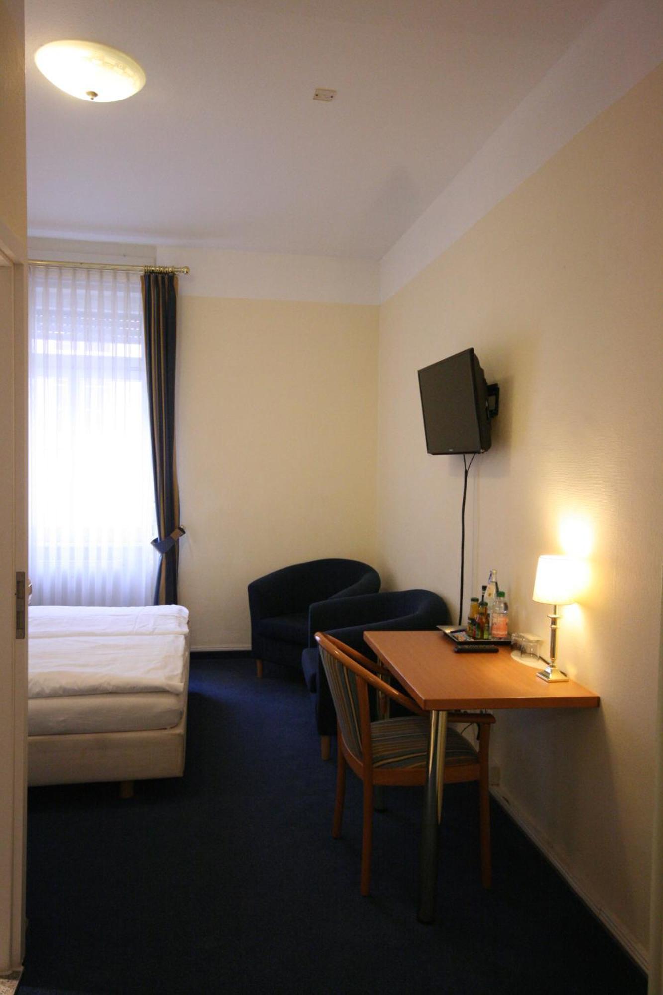 Altstadt Hotel Хайделберг Екстериор снимка