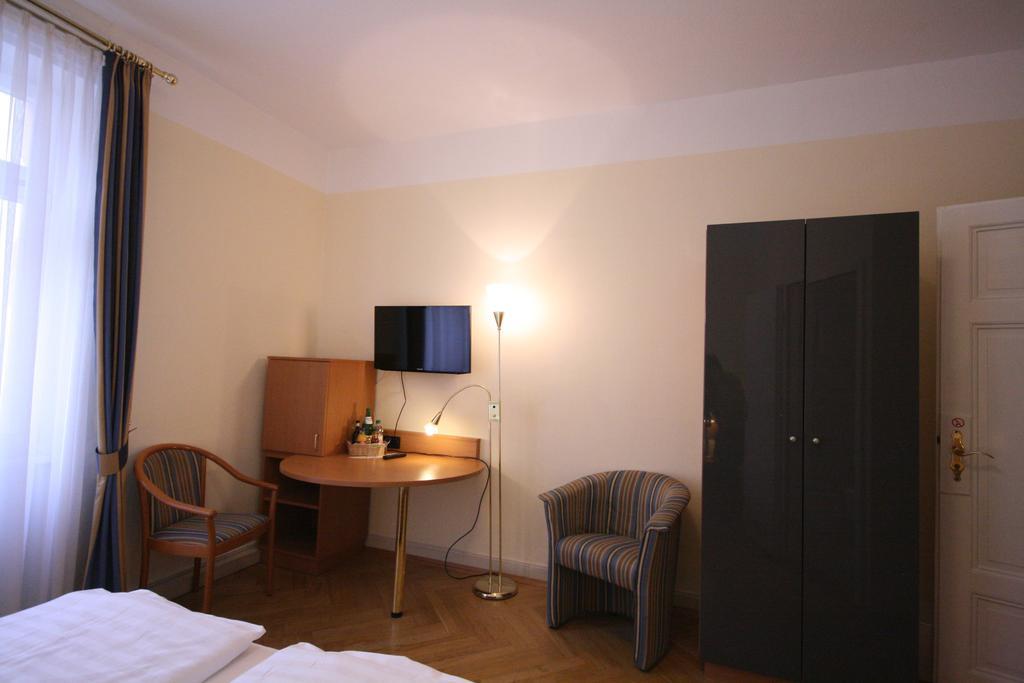 Altstadt Hotel Хайделберг Екстериор снимка