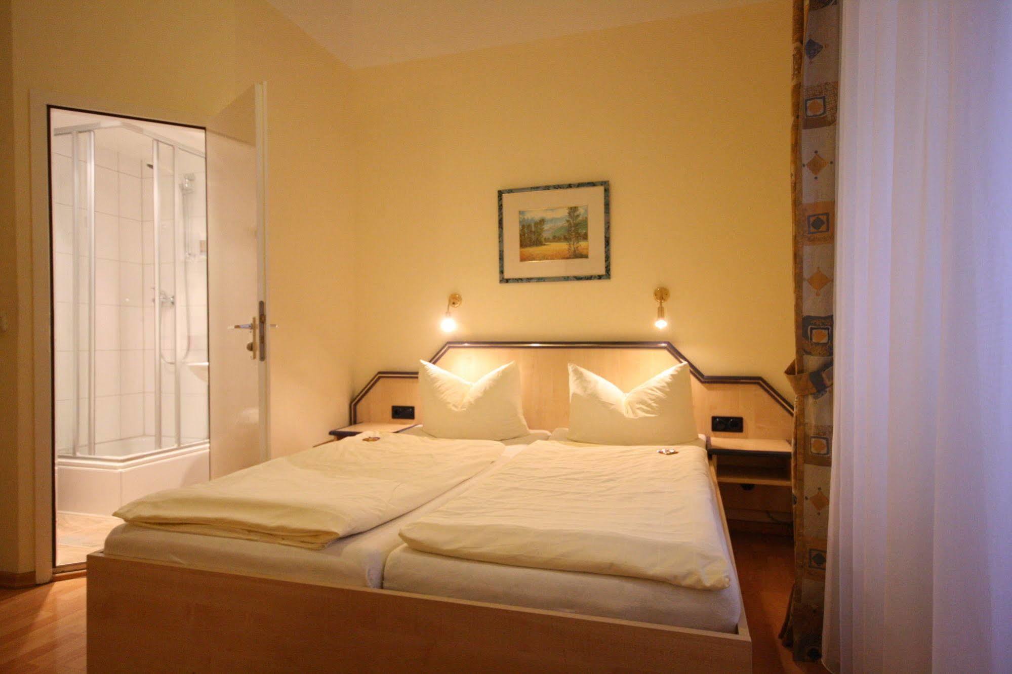 Altstadt Hotel Хайделберг Екстериор снимка