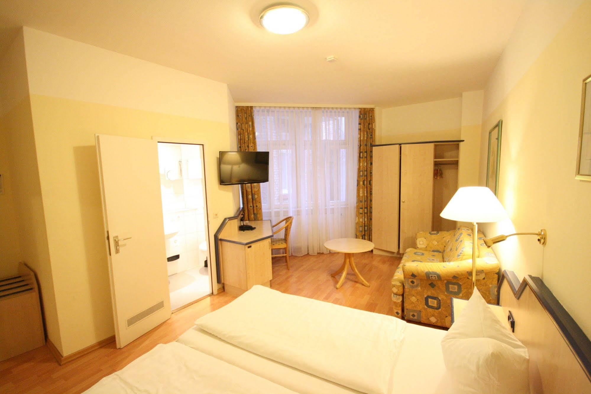 Altstadt Hotel Хайделберг Екстериор снимка