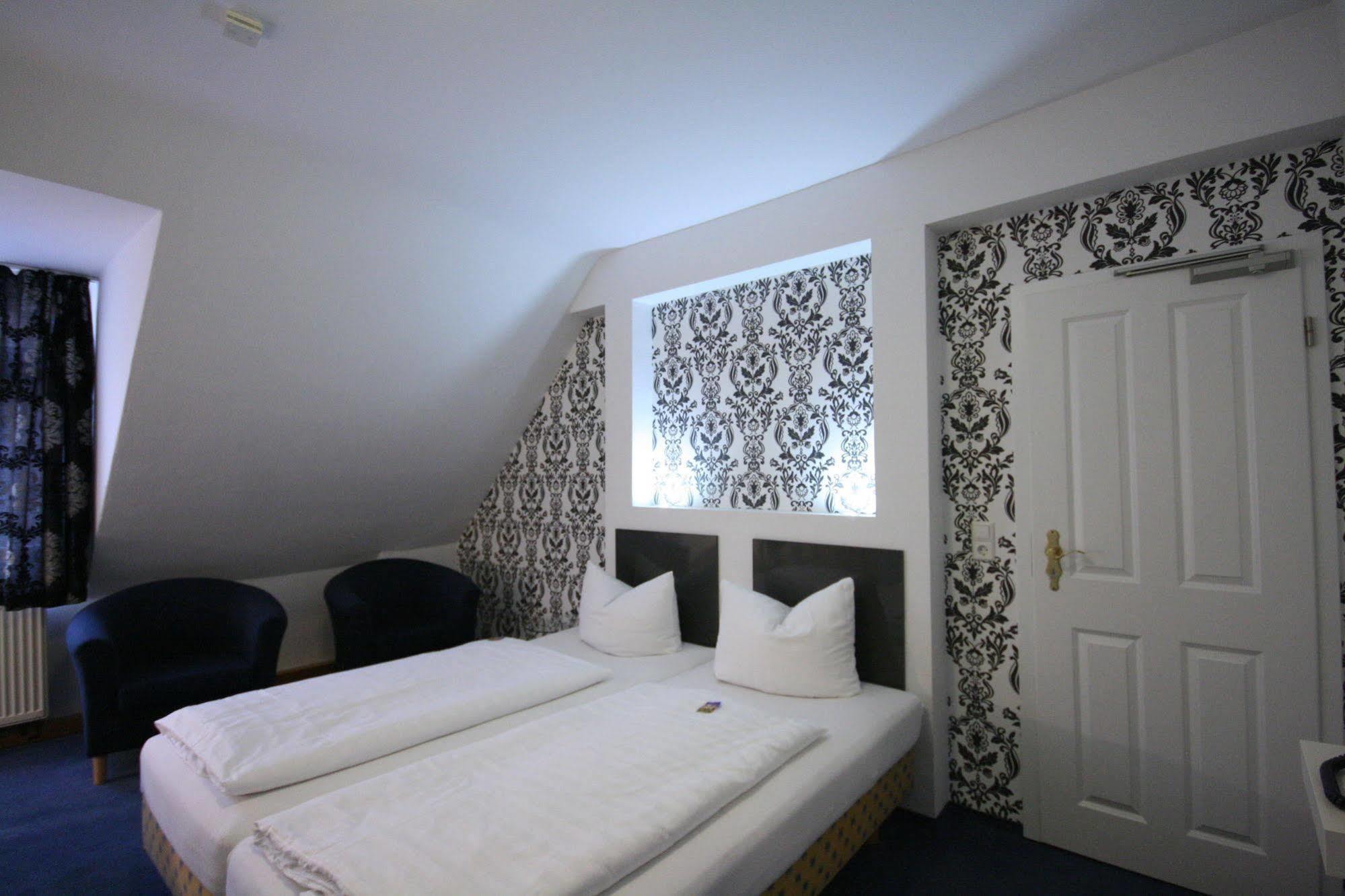 Altstadt Hotel Хайделберг Екстериор снимка