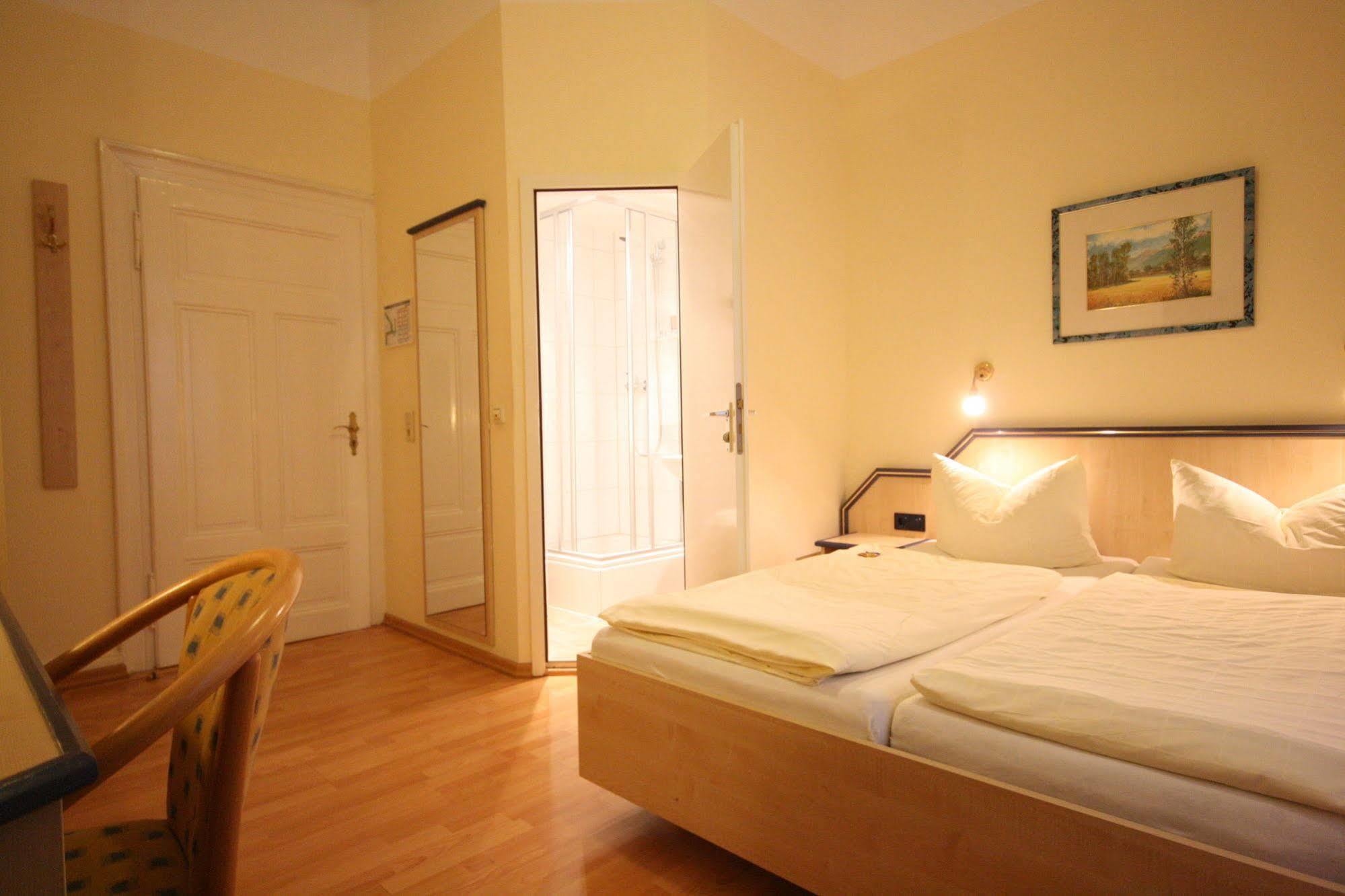 Altstadt Hotel Хайделберг Екстериор снимка